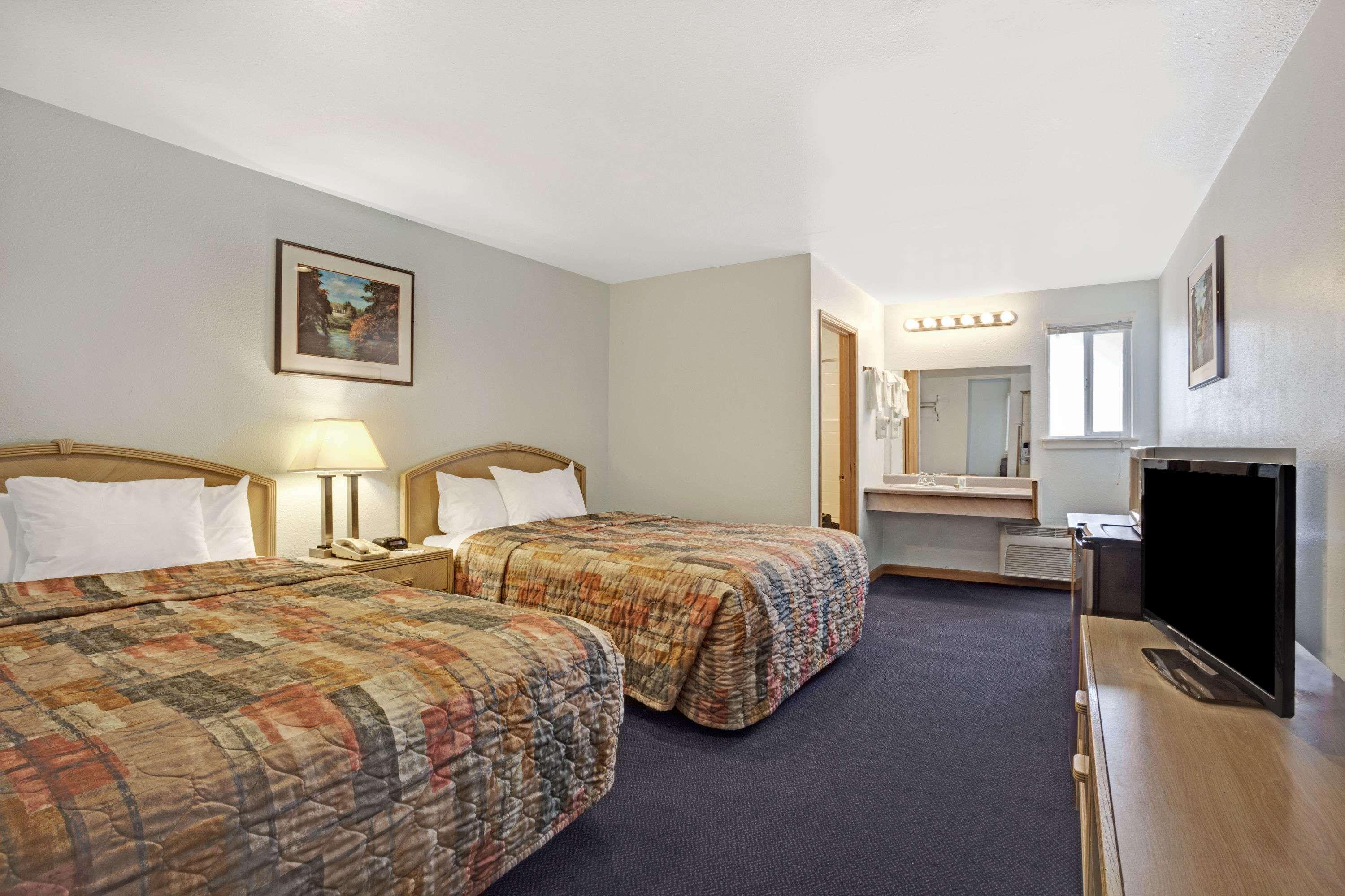 Travelodge By Wyndham Seattle North Of Downtown מראה חיצוני תמונה